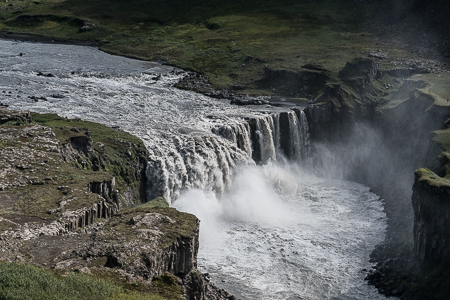 Hafragilsfoss (“Oat Gorge Waterfall”?)