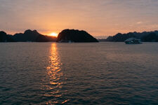Sunrise in Hạ Long Bay